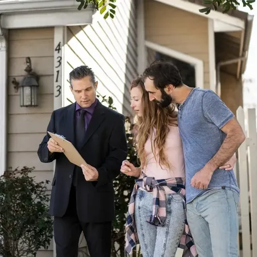 Reviewing a cash offer with homeowner